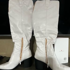 Wide calf knee high white boots size 7